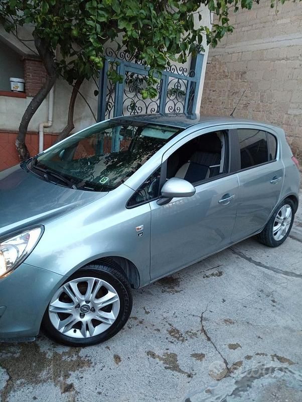 Usata Opel Corsa 2011 Grigio Utilitaria
