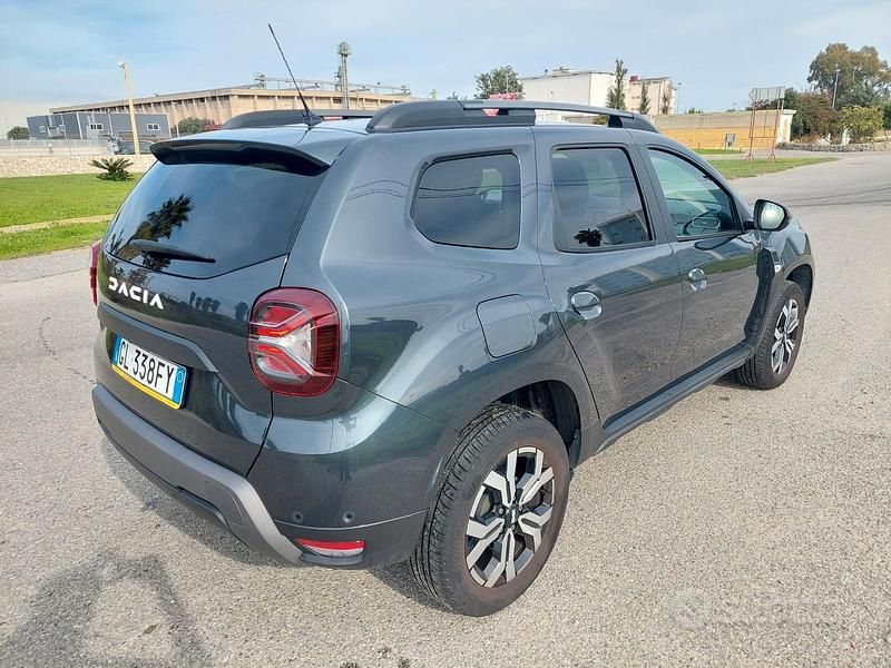 Begagnad Dacia Duster Journey 116 HK (85 kW) 2024 Grå SUV