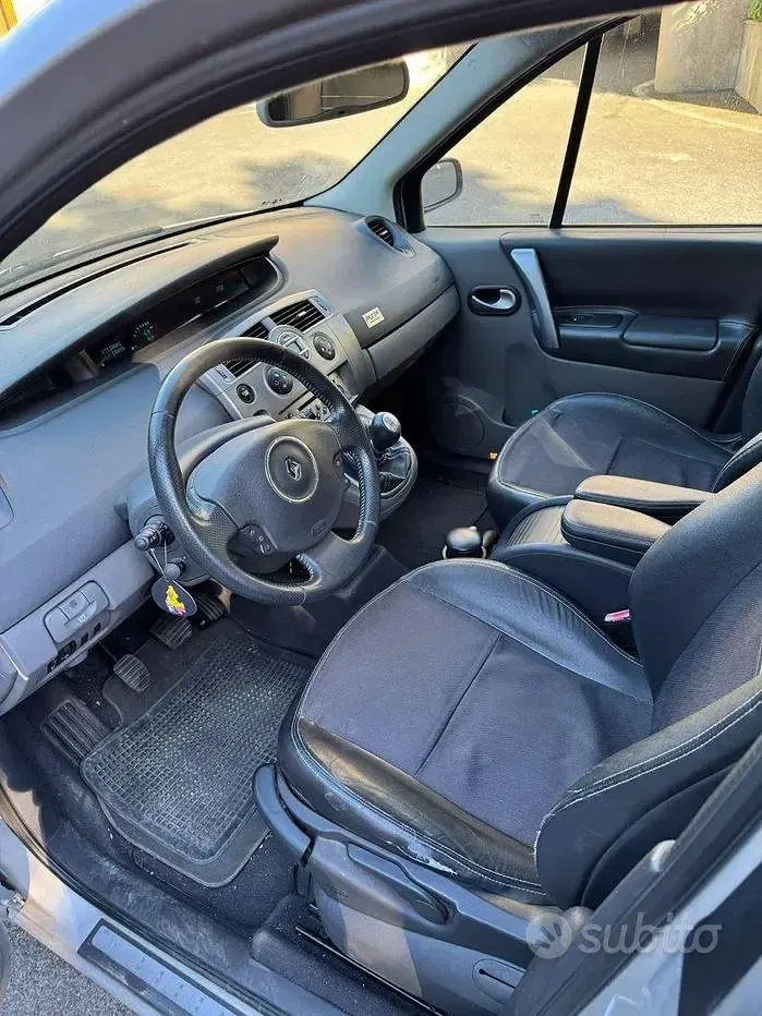 Usata Renault Scenic E-Tech 130 CV (95 kW) 2008 Grigio Monovolume