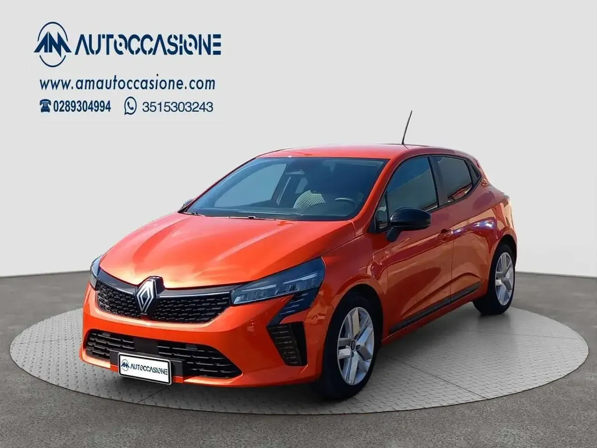 Usata Renault Clio V Evolution 101 CV (74 kW) 2025 Arancione Berlina