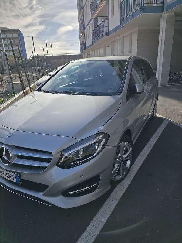 Usata Mercedes B200 Business 136 CV (100 kW) 2016 Monovolume