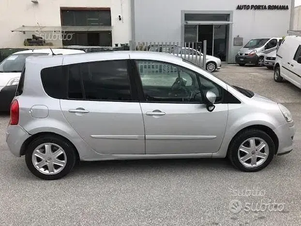 Usata Renault Grand Modus Dynamique 85 CV (62 kW) 2009 Grigio Monovolume