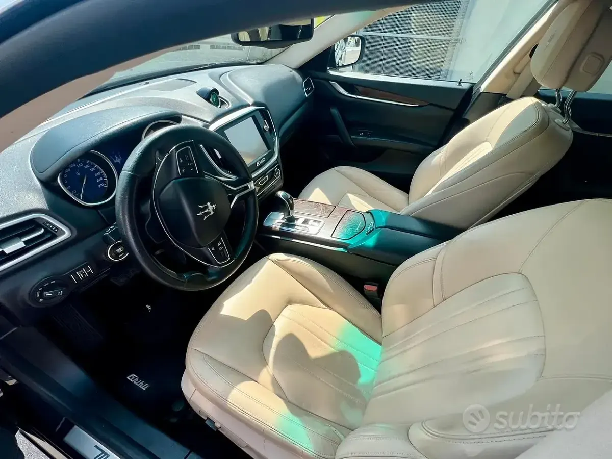 Usata Maserati Ghibli 275 CV (202 kW) 2014 Nero Berlina