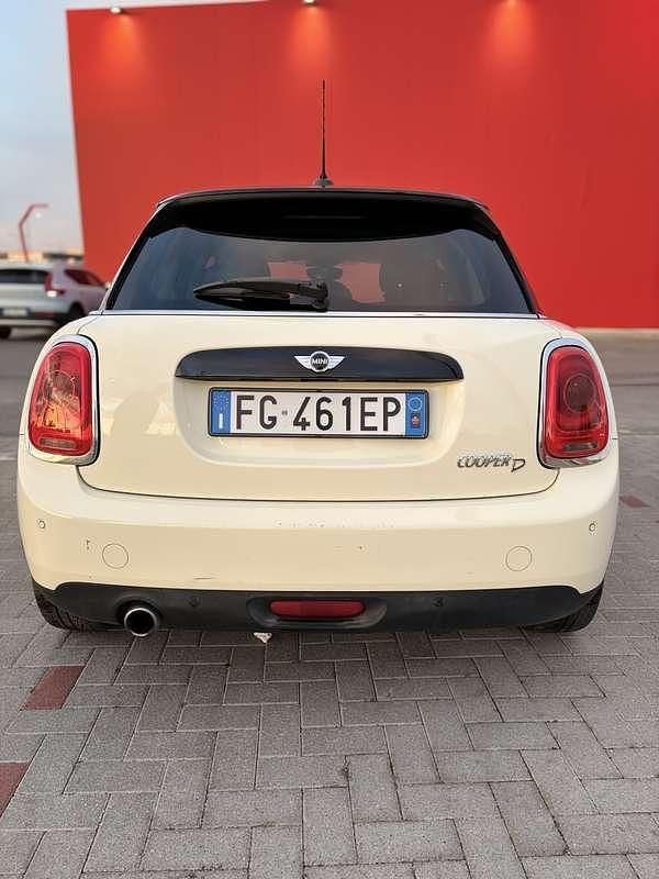 Usata Mini Cooper D Business 116 CV (85 kW) 2016 Utilitaria