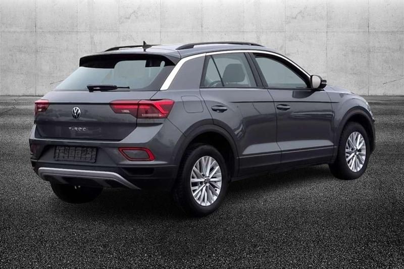 Usata VW T-Roc Life 150 CV (110 kW) 2023 Grigio SUV