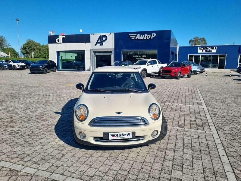 Begagnad Mini ONE 95 HK (69 kW) 2007 Vit Halvkombi