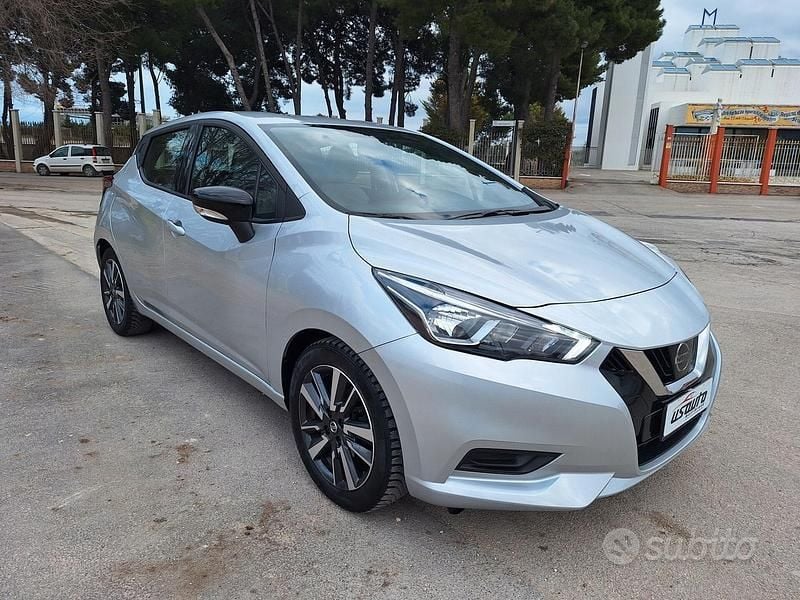 Gebraucht Nissan Micra Tekna 90 PS (66 kW) 2017 Grau Kleinwagen