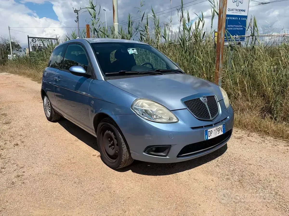 Gebraucht Lancia Ypsilon 60 PS (44 kW) 2008 Blau Kleinwagen