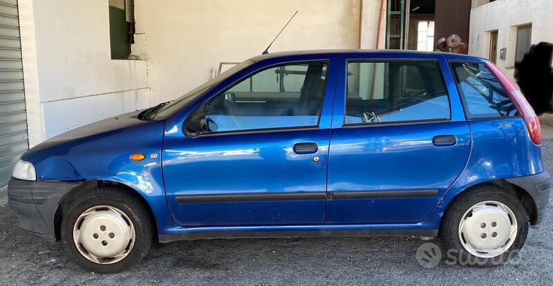 Usato 1999 Fiat Punto Benzin (1.500 €)