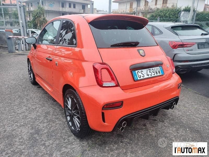 Usata Abarth 695 180 CV (132 kW) 2024 Arancione Utilitaria
