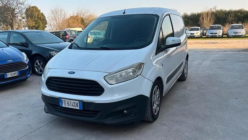 Usata Ford Tourneo Courier Titanium 95 CV (69 kW) 2015 Bianco Monovolume