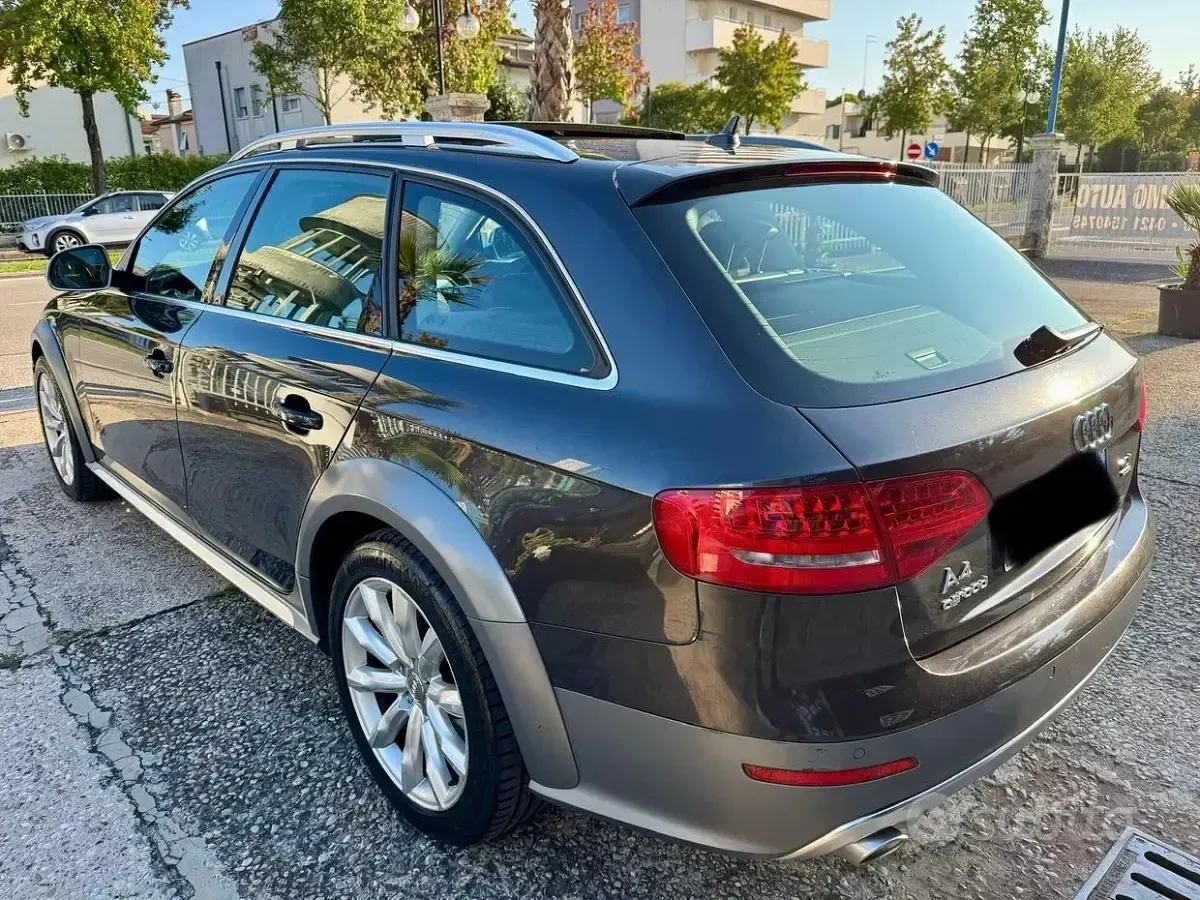 Usata Audi A4 239 CV (175 kW) 2010 Nero Station wagon