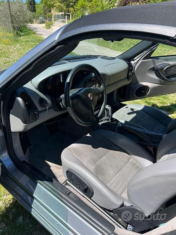 Usata Porsche Boxster 228 CV (167 kW) 2002 Grigio Cabrio