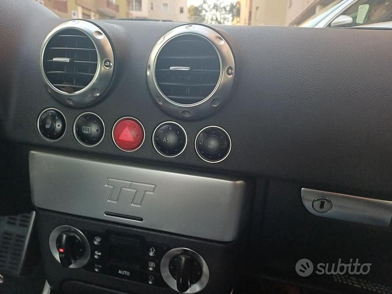 Usata Audi TT 180 CV (132 kW) 1998 Grigio Coupé