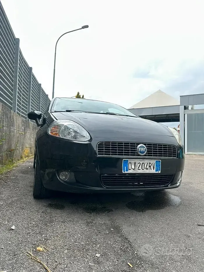 Usata Fiat Grande Punto 65 CV (47 kW) 2007 Nero Utilitaria