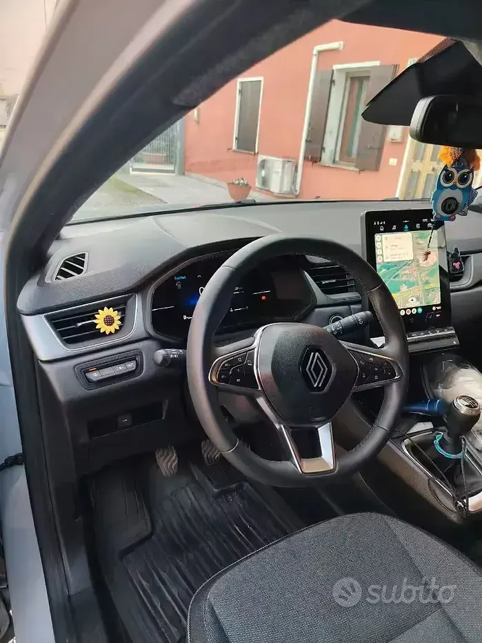Usata Renault Captur Techno 101 CV (74 kW) 2025 Grigio SUV