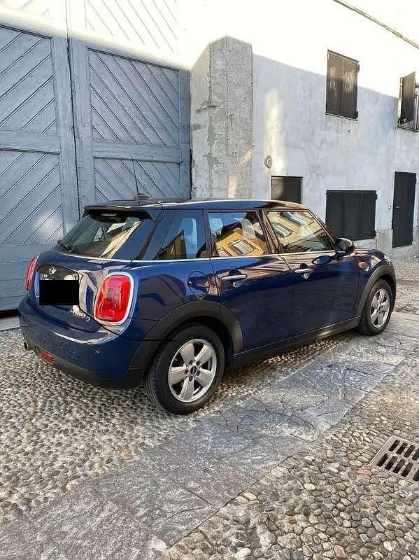 Usata Mini Cooper D Business 116 CV (85 kW) 2016 Blu/azzurro Utilitaria