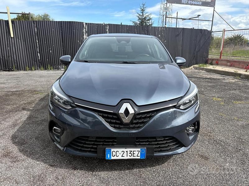 Usata Renault Clio V 101 CV (74 kW) 2020 Blu Berlina