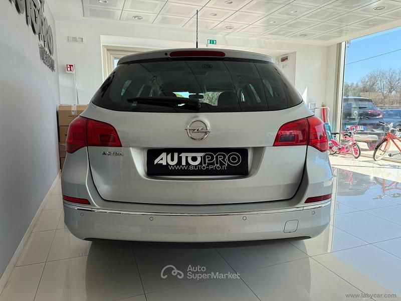 Usata Opel Astra Cosmo 140 CV (102 kW) 2015 Grigio Station wagon