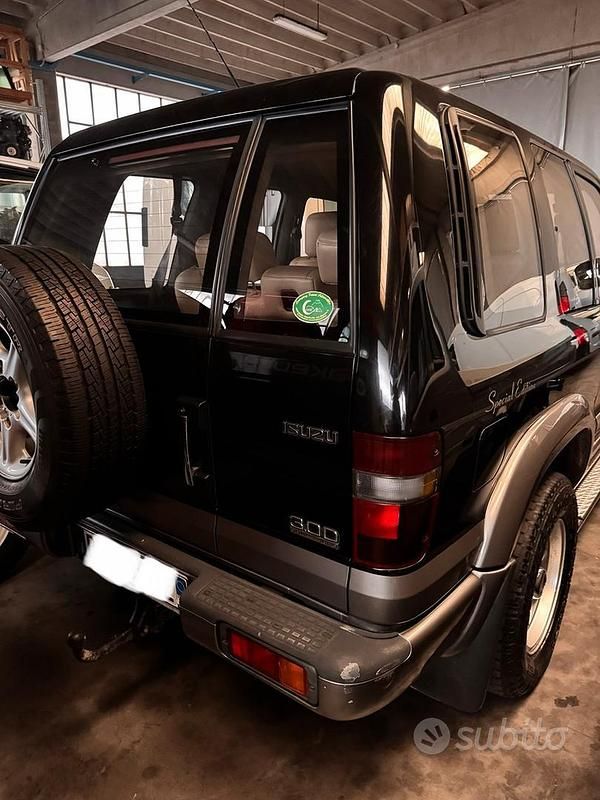 Usata Isuzu Trooper 160 CV (117 kW) 2001 Nero SUV