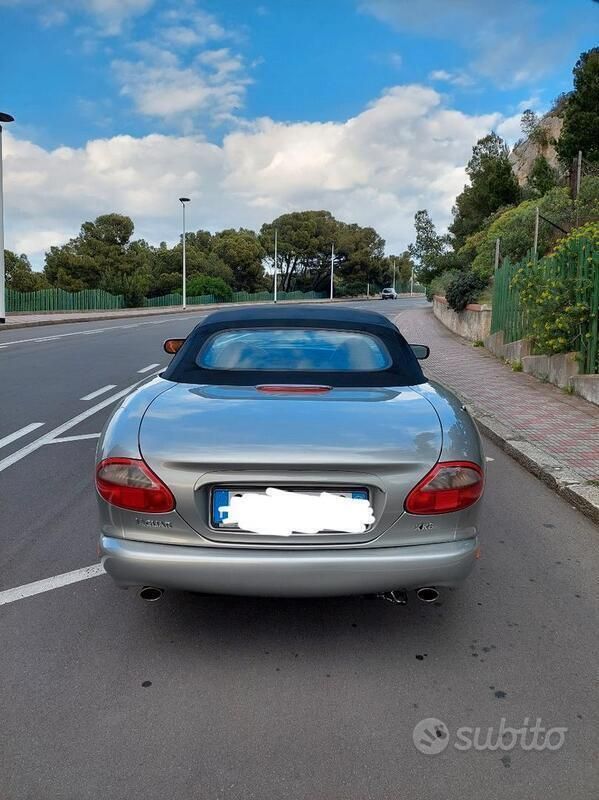 Usata Jaguar XK8 284 CV (208 kW) 1998 Argento Cabrio