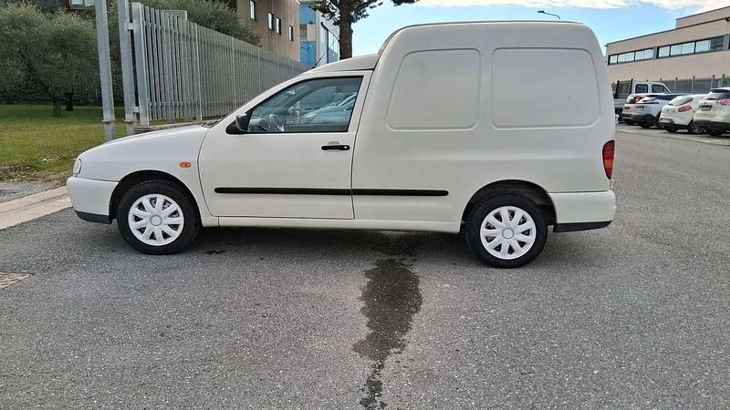 Usata VW Caddy 90 CV (66 kW) 2001 Bianco Monovolume