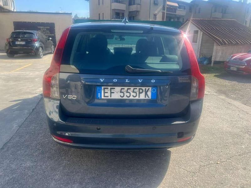 Usata Volvo V50 R-Design 114 CV (83 kW) 2010 Grigio Station wagon