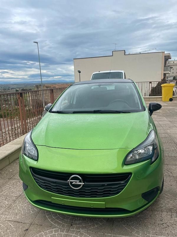Usata Opel Corsa Eco 75 CV (55 kW) 2016 Verde Berlina