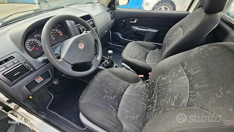 Usata Fiat Strada 2008 Bianco