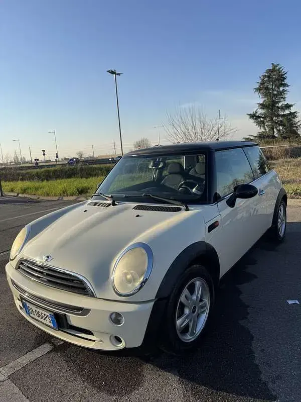 Usata Mini ONE Seven 90 CV (66 kW) 2006 Utilitaria