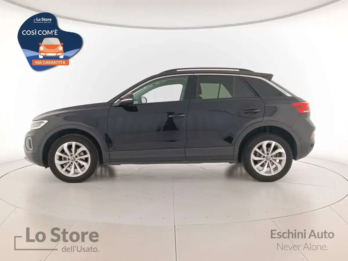Usata VW T-Roc Life 116 CV (85 kW) 2024 Deep black perlato SUV