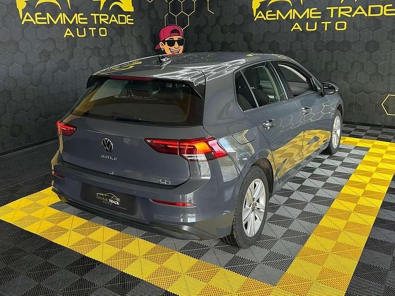 Usata VW Golf VIII Life 116 CV (85 kW) 2024 Grigio dolphin metallizzato Berlina