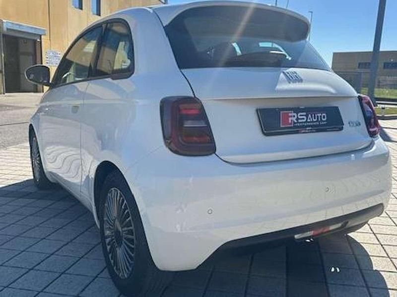 Usata Fiat 500e Icon 42 kW (58 CV) 2021 Bianco Utilitaria