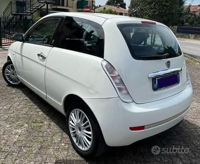 Usata 2008 Lancia Ypsilon Due volumi | 2900 € (Buon prezzo) - Immagine 1/4