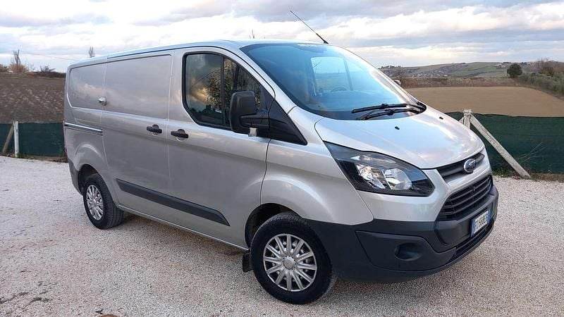 Usata Ford Transit Custom 52 CV (38 kW) 2015 Argento Furgone