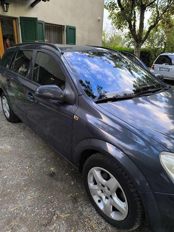 Usata Opel Astra Edition 101 CV (74 kW) 2006 Station wagon