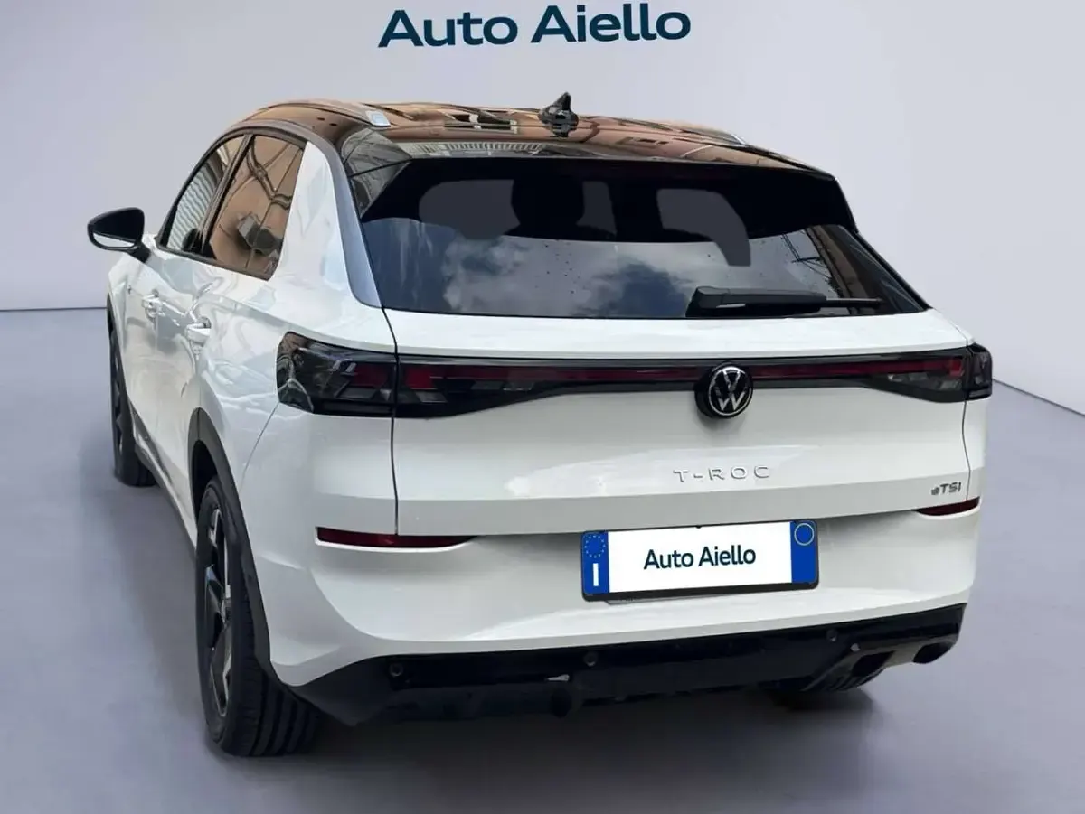 Nuova VW T-Roc R-line 150 CV (110 kW) 2026 Pure white nero SUV