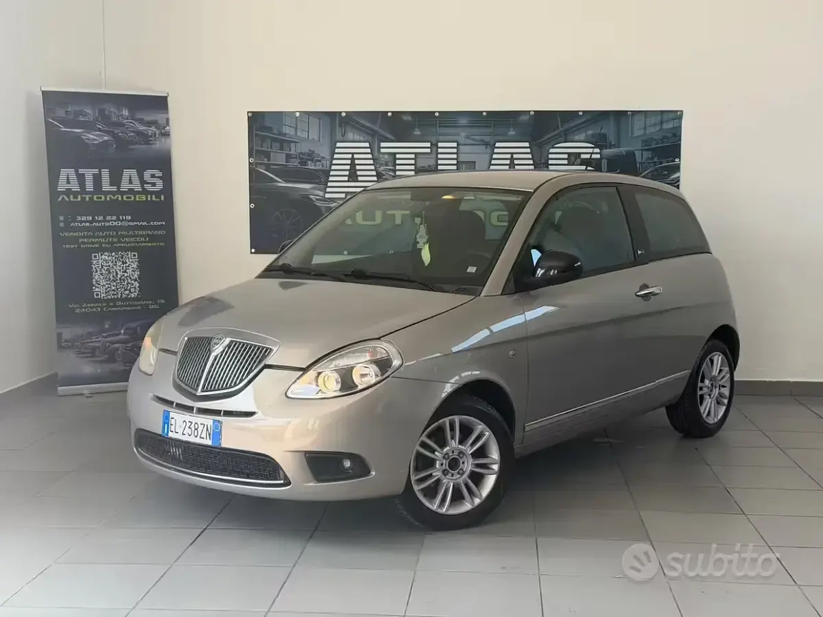 Usata Lancia Ypsilon 69 CV (50 kW) 2012 Beige Utilitaria