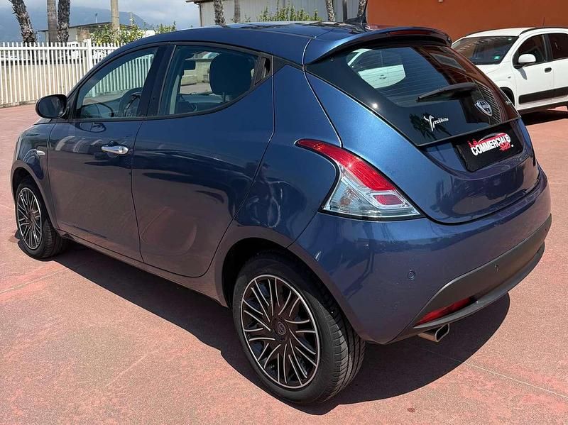 Usata Lancia Ypsilon S 69 CV (50 kW) 2022 Grigio Utilitaria