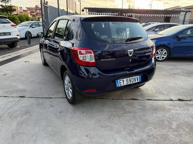 Usata Dacia Sandero 75 CV (55 kW) 2015 Vari colori Utilitaria
