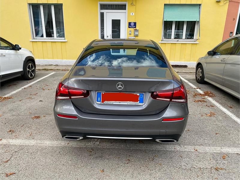 Usata Mercedes A180 Premium 116 CV (85 kW) 2020 Grigio Berlina