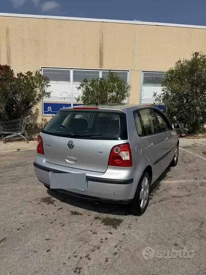 Usata VW Polo 64 CV (47 kW) 2002 Grigio Utilitaria