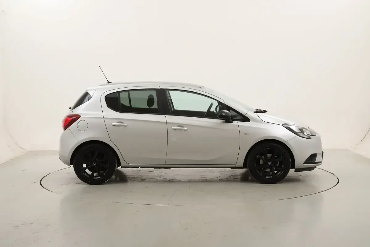 Usata Opel Corsa Edition 90 CV (66 kW) 2018 Utilitaria