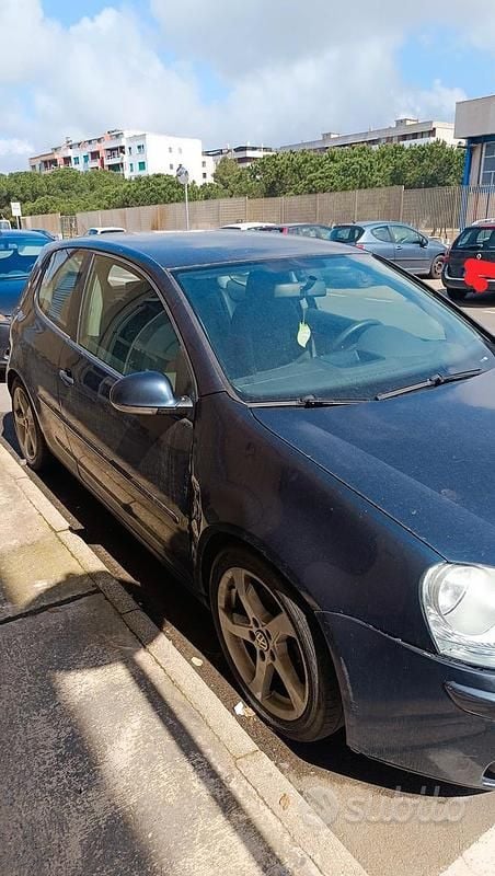 Usata VW Golf IV 2005 Blu Utilitaria