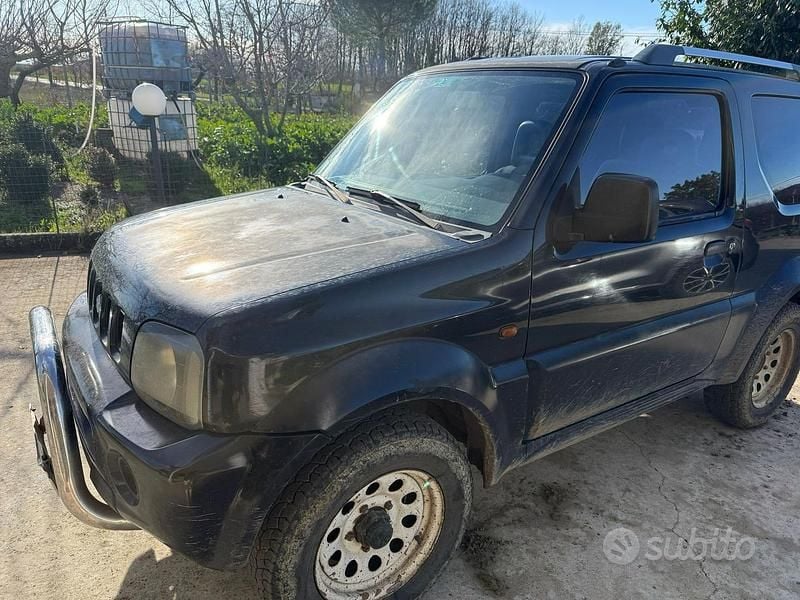 Nero Usata 2002 Suzuki Jimny SUV | 5000 € (Ottimo prezzo) - Immagine 1/4