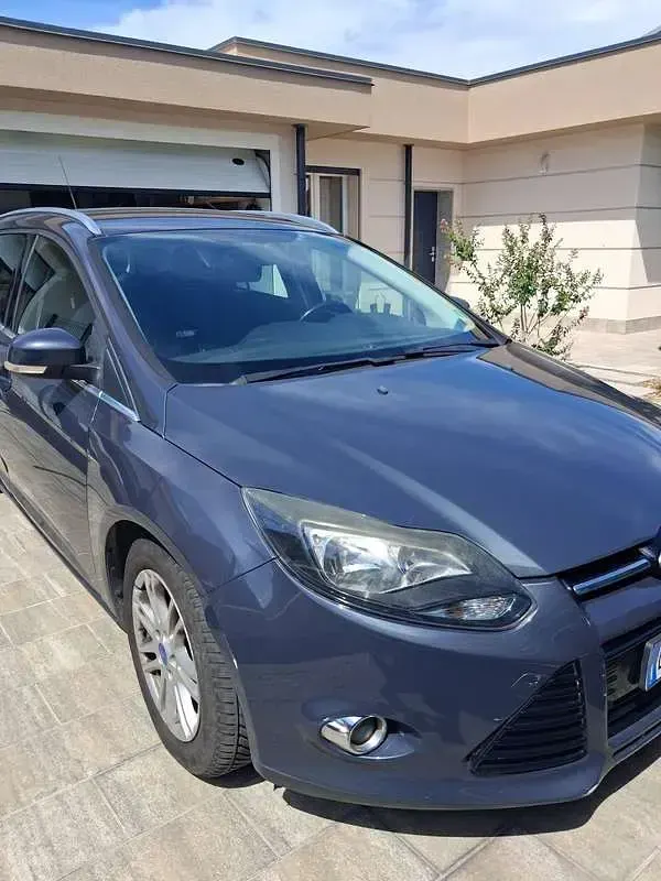 Usata Ford Focus Titanium 116 CV (85 kW) 2012 Blu/azzurro Station wagon