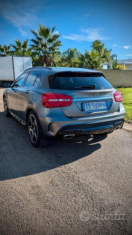 Usata Mercedes GLA220 AMG line 170 CV (125 kW) 2015 Grigio SUV