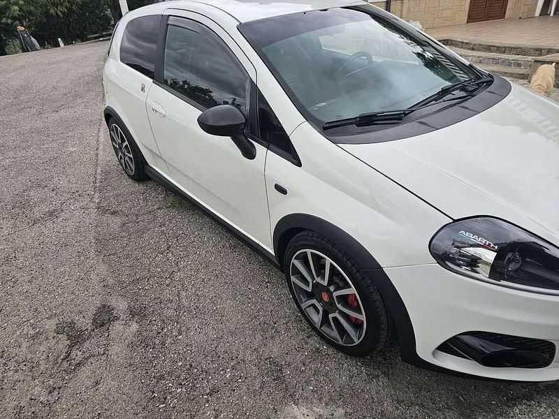 Usata Abarth Grande Punto 155 CV (114 kW) 2010 Utilitaria