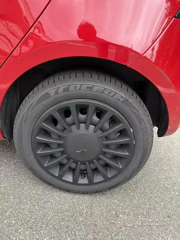 Begagnad Lancia Ypsilon 69 HK (50 kW) 2022 Röd Halvkombi