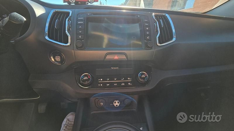 Grigio Usata 2012 Kia Sportage Plus SUV | 8000 € (Buon prezzo) - Immagine 1/4